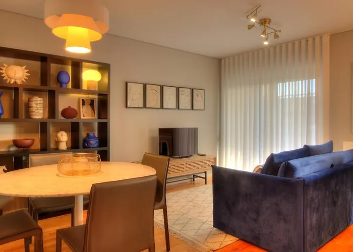 Mouzinho50 - Elegant Повуа-ди-Варзин